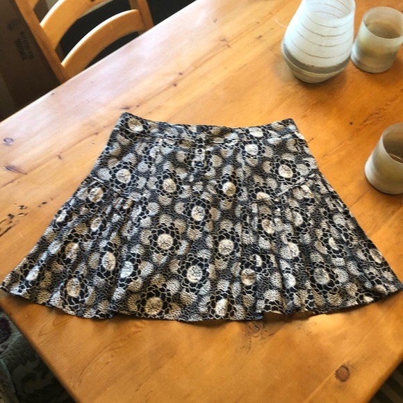 French Connection Mini Skirt. - Picture 5 of 10